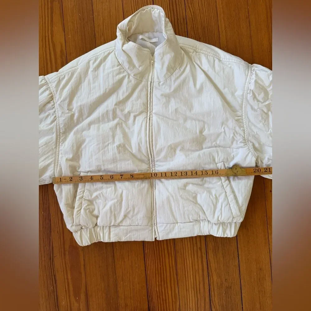 Amomento Exclusive Jacket - Picture 5 of 9